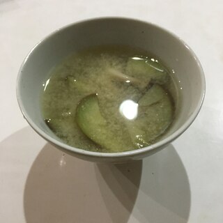 しめじと茄子の味噌汁